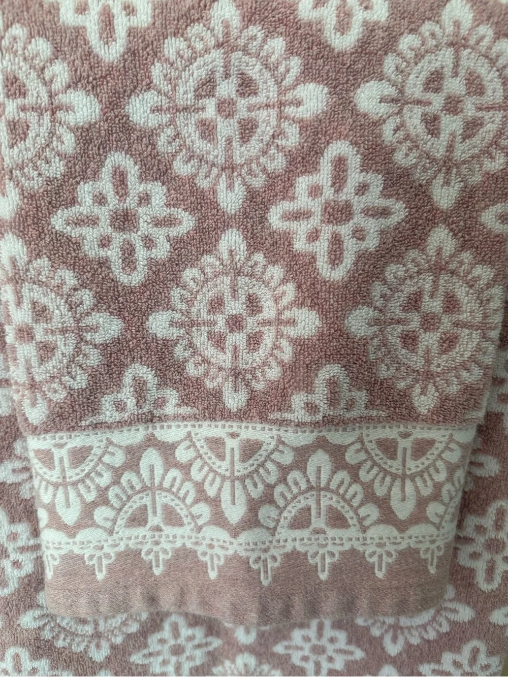 Pottery Barn Blush Pink/Mauve and White Medallion Bath and Hand Towel Set.